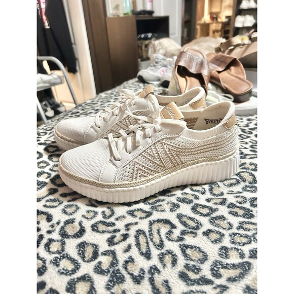 Sketchers Womens Wilshire Blvd Sneakers White & Tan Size 8 Casual Comfort Vegan - Picture 8 of 10